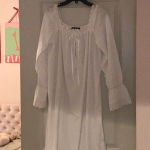 white cotton night gown